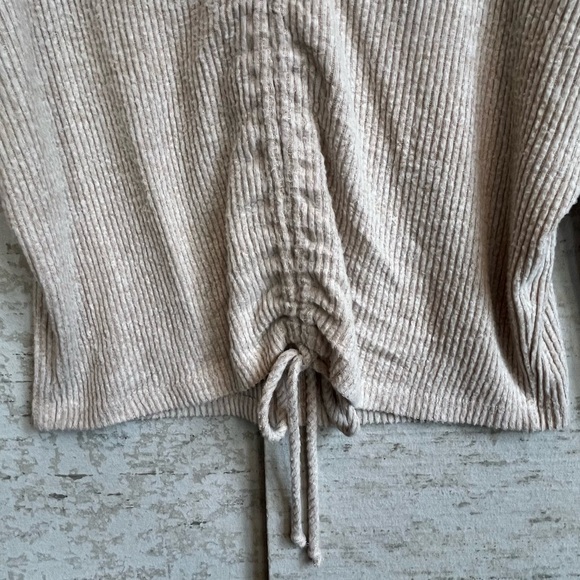 Final Touch Oatmeal Knit Top Sz Large Ruched Front w/ Cinch Tie Stretchy Boho - Picture 3 of 15